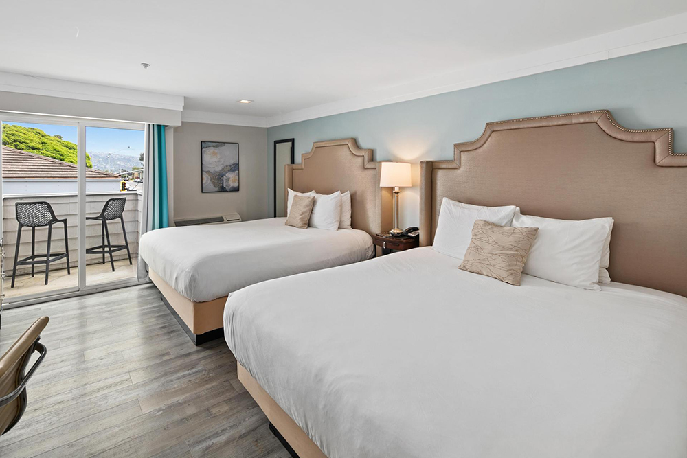 Renovated Double King Balcony - Art Hotel