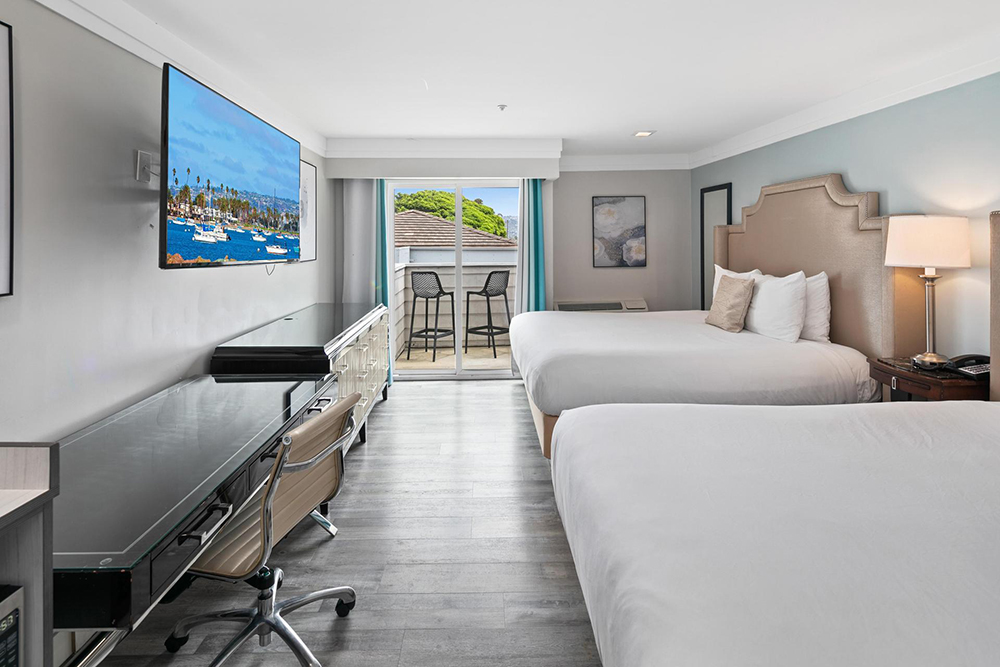 Renovated Double King Balcony - Art Hotel
